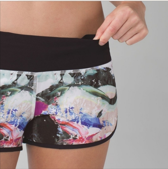 Lululemon Run Speed Shorts *4-way Stretch in Pigment Wave Multi / Black - Picture 3 of 13